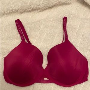 Magenta Victoria Secret T-shirt Demi Bra